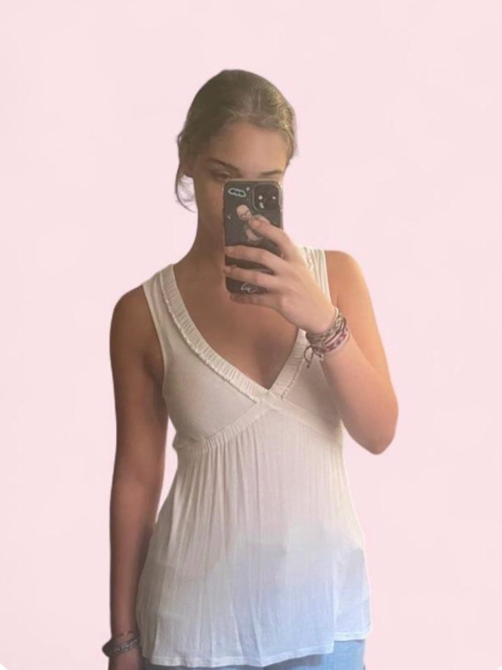 Lucy & Laurel white V-Neck Sleeveless Camisole